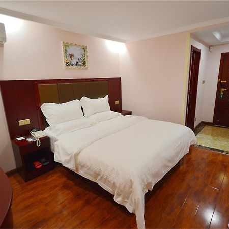 Greentree Inn Shandong Qingdao Development District Sdust Express Hotel Dış mekan fotoğraf